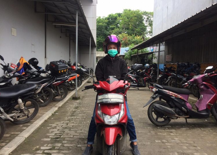 Weny Wahyuni seorang pegawai swasta yang menerima Bantuan Subsidi Upah dari pemerintah. (fornews.co/ist)