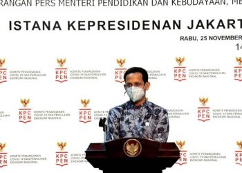 Menteri Pendidikan dan Kebudayaan Nadiem Anwar Makarim saat memberikan keterangan pers di Kantor Presiden, Rabu (25/11). (fornews.co/lawan covid19)