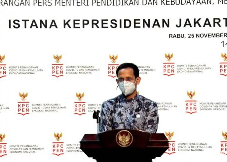 Menteri Pendidikan dan Kebudayaan Nadiem Anwar Makarim saat memberikan keterangan pers di Kantor Presiden, Rabu (25/11). (fornews.co/lawan covid19)