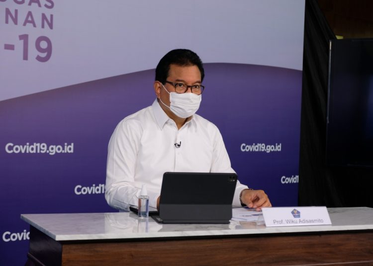 Juru Bicara Satgas Penanganan COVID-19 Prof. Wiku Adisasmito saat memberi keterangan pers di Graha BNPB Jakarta, Selasa (10/11). (fornews.co/stpc 19)