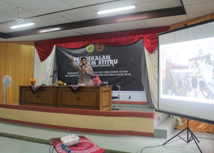 Penyampaian materi oleh narasumber, Marta Pujiono, Minggu (06/12). (IST)