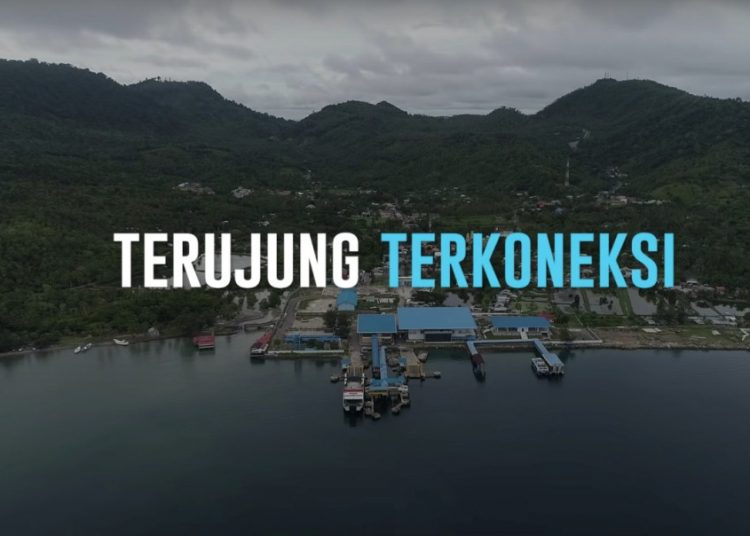 Tangkapan layar video Terujung Terkoneksi, yang diunggah Presiden Joko Widodo di kanal YouTube pribadinya, Kamis (24/12). (fornews.co/setkab ri)