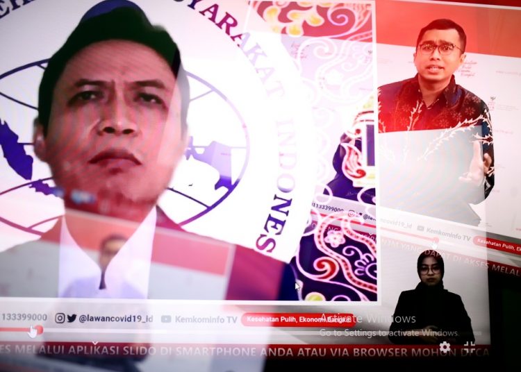Ketua Umum Ikatan Ahli Kesehatan Masyarakat Indonesia (IAKMI), Dr Ede Surya Darmawan menjadi pembicara bersama Abi Satria penyintas COVID-19 dalam acara dialog produktif bertema Vaksin Datang, Tetap Disiplin 3M di Jakarta, Kamis (10/12). (fornews.co/tikom kpcpen)