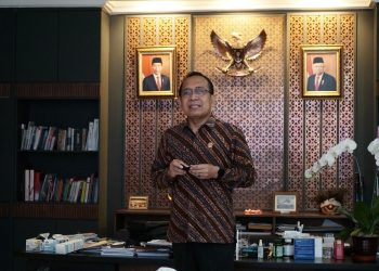 Menteri Sekretaris Negara Pratikno memberikan keterangan pers, di Gedung Utama Kementerian Sekretariat Negara, Jakarta, Rabu (2/12). (fornews.co/foto: Humas Kemensetneg/Kiki)