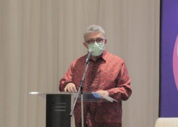 Sekjen Kemenkes Oscar Primadi memaparkan soal UHC dalam Dialog Nasional Implementasi Program JKN, di Jakarta, Sabtu (12/12). (fornews.co/bkpm kemenkes)