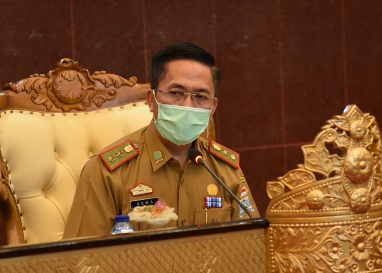 Sekda Palembang Ratu Dewa saat memimpin rapat persiapan Palembang Satu Data di Ruang Rapat Parameswara, Senin (14/12). (fornews.co/bakohumas palembang)