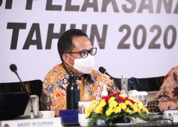 Mendagri Muhammad Tito Karnavian menyampaikan paparan dalam Refleksi dan Proyeksi Pelaksanaan Pilkada Serentak Tahun 2020 di Hotel Melia Yogyakarta, Senin (14/12). (fornews.co/humas kemendagri)