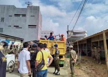 Tim gabungan Pemkab Muba dibackup petugas kepolisian dari Polsek Sekayu dan Polres Muba melakukan penertiban pedagang di eks Pasar Talang Jawa Sekayu, Rabu (23/12). (fornews.co/humas pemkab muba)