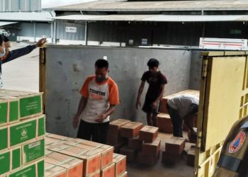BNPB mengirimkan dukungan logistik untuk tim SAR gabungan pencarian pesawat Sriwijaya Air SJ-182 di Posko JICT Tanjung Priok, Jakarta, Minggu (10/1/2021). (fornews.co/humas bnpb)