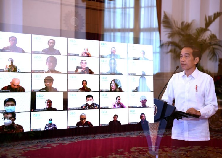 Presiden Jokowi saat menjadi pembicara kunci dalam Kompas100 CEO Forum Tahun 2021, di Istana Negara, Jakarta Kamis (21/01) (fornews.co/foto: Biro Pers Setpres/Lukas)