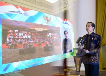 Presiden Joko Widodo saat membuka Pertemuan Tahunan Industri Jasa Keuangan Tahun 2021 yang digelar secara virtual, dari Istana Kepresidenan Bogor, Provinsi Jawa Barat, Jumat malam (15/1/2021). (fornews.co/bpmi setpres/muchlis jr)