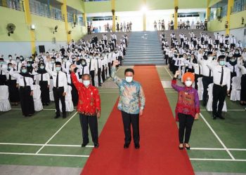 Gubernur Sumsel Herman Deru usai meresmikan CPNS formasi tahun anggaran 2020 di lingkungan Pemprov Sumsel yang dilaksanakan di aula SMK Negeri 2 Palembang, Rabu (13/1/2021). (fornews.co/kominfo sumsel)