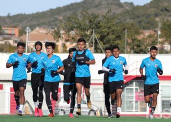 Para pemain Timnas Indonesia U19 terus mengasah kemampuan di Stadion Campo Futbol Roda de Bara, Tarragona, Spanyol. (fornews.co/pssi)