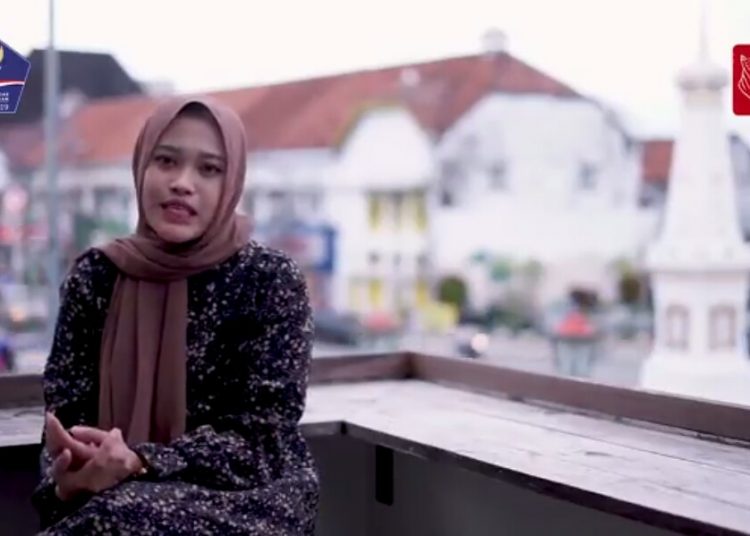 Tangkapan layar video kisah Marini Joko Wiharjo, seorang penyintas COVID-19 yang harus menerima stigma negatif lingkungan sekitar tempat indekosnya karena pernah terpapar COVID-19. (fornews.co/stpc19)