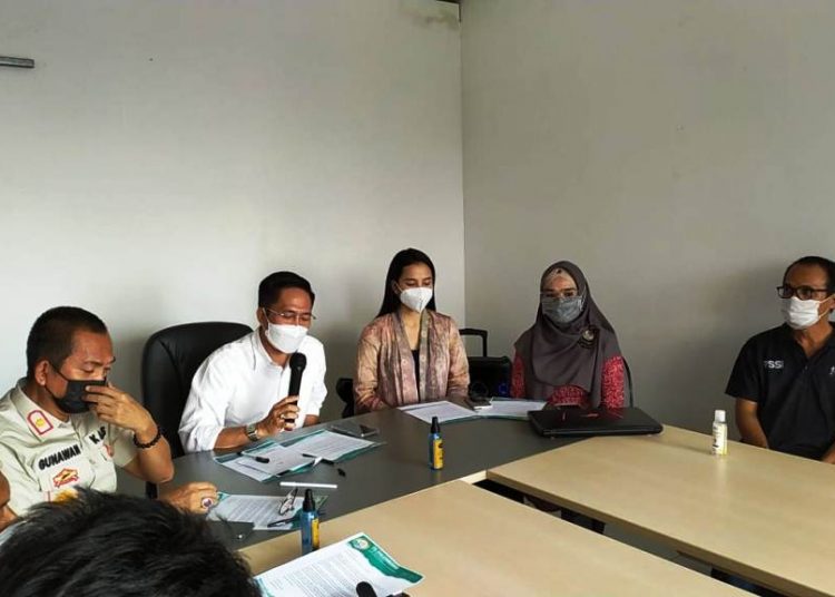 Presiden PS Palembang Ratu Dewa memberikan keterangan saat konferensi pers, Rabu (6/1/2021). (fornews.co/ist)