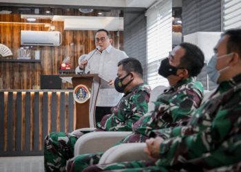 Bupati Muba Dodi Reza Alex memaparkan kondisi Muba di hadapan pejabat BAIS di kantor BAIS TNI Kalibata, Jakarta Selatan, Senin (18/1/2021). (fornews.co/humas pemkab muba)
