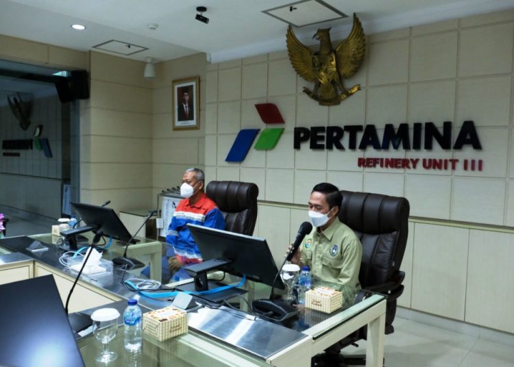 Presiden PS Palembang Ratu Dewa saat menemui General Manager Pertamina Refinery Unit III Moh. Hasan Efendi membahas kerja sama kedua belah pihak, Kamis (21/1/2021). (fornews.co/media officer ps palembang)
