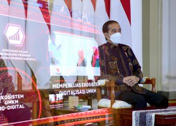 Presiden saat menghadiri Pertemuan Tahunan Industri Jasa Keuangan Tahun 2021 yang digelar secara virtual, dari Istana Kepresidenan Bogor, Provinsi Jawa Barat, Jumat malam (15/1/2021). (fornews.co/bpmi setpres/muchlis jr)