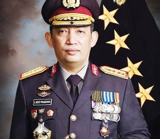 Kapolri Jenderal Pol Listyo Sigit Prabowo yang akan memutuskan langsung perizinan kompetisi Liga 1 dan Liga 2 musim 2021. (fornews.co/humas polri)
