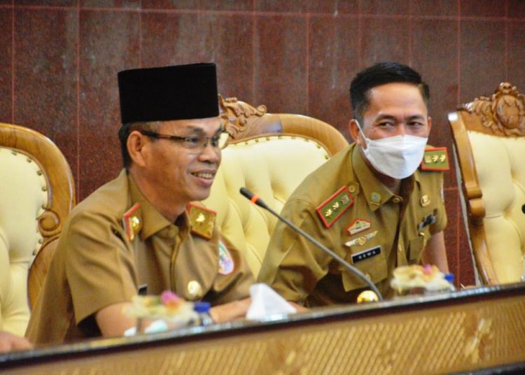 Sekda Palembang Ratu Dewa menerima kunjungan Sekda Banyuasin Muhammad Senen Har membahas kerja sama kedua daerah yang saling berbatasan tersebut, Senin (8/2/2021). (fornews.co/bakohumas palembang)