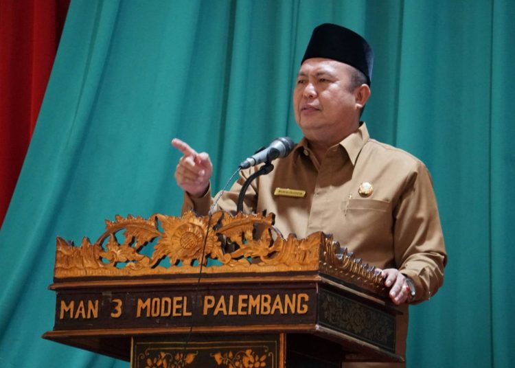 Kepala Kanwil Kemenag Sumsel Mukhlisuddin menyampaikan sambutan pada pembukaan ujian kompetensi Kepala KUA se-Sumsel, Senin (8/2/2021). (fornews.co/humas kemenag sumsel)