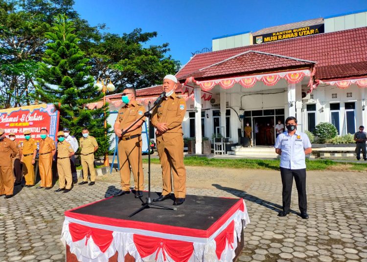 Apel perdana Bupati Muratara Devi Suhartoni, Senin (3/1). (Foto: Humas Pemkab Muratara)