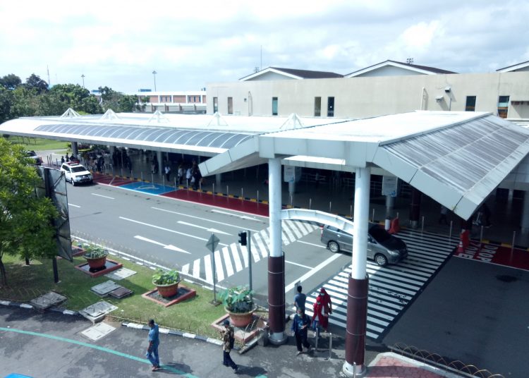Terminal keberangkatan Bandara SMB II Palembang terpantau dari area Skybridge yang menjadi lokasi tes Genose. (fornews.co/yuliasavitri)