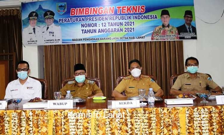Wakil Bupati Lahat Haryanto menghadiri pembukaan Bimtek Perpres Nomor 12 Tahun 2021 di meeting room Hotel Bukit Serelo Lahat, Senin (15/3/2021). (fornews.co/kominfo lahat)