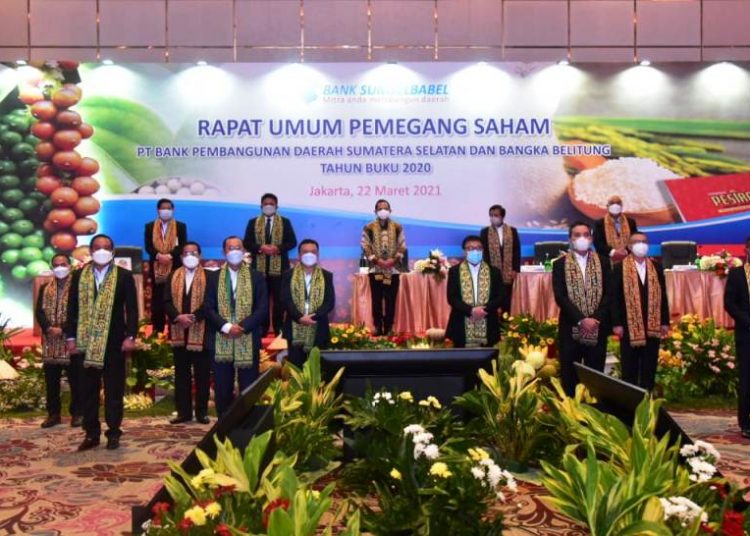 Para kepala daerah di Sumsel dan Babel saat mengikuti RUPS Bank Sumsel Babel tahun buku 2020 di Hotel Fairmont, Jakarta, Senin (22/3/2021). (fornews.co/humas provinsi sumsel)