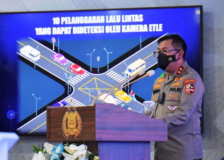Kepala Korps Lalu Lintas Polri Irjen Istiono saat memberikan keterangan kepada wartawan di NTMC Polri, Selasa (23/3/2021). (fornews.co/humas polri)