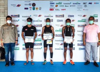 Atlet andalan Sumsel Jauhari Johan juara Belitung Triathlon 2021 yang digelar di kawasan Tanjung Kelayang, Kabupaten Belitung, Sabtu (13/3/2021). (fornews.co/humas kemenparekraf)