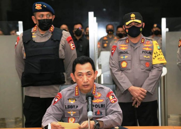 Kapolri Jenderal Listyo Sigit Prabowo memberi keterangan terkait pelaku penyerangan di Mabes Polri, Rabu (31/3/2021). (fornews.co/humas polri)