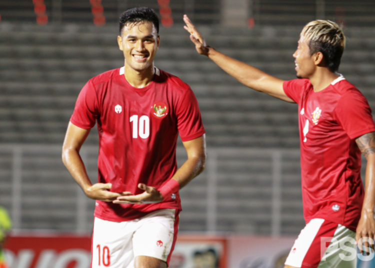 Striker Timnas Indonesia U23 Muhammad Rafli melakukan selebrasi usai mencetak gol ke gawang PS Tira Persikabo pada laga uji coba di Stadion Madya, Jakarta, Jumat malam (5/3/2021). (fornews.co/pssi)