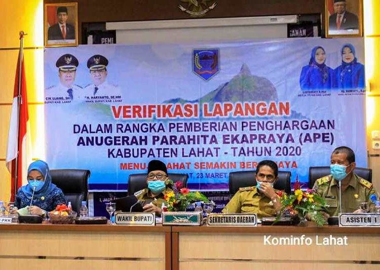 Wakil Bupati Lahat Haryanto mengikuti verifikasi lapangan Anugerah Parahita Ekapraya tahun 2020 secara virtual, Selasa (23/3/2021). (fornews.co/kominfo lahat)