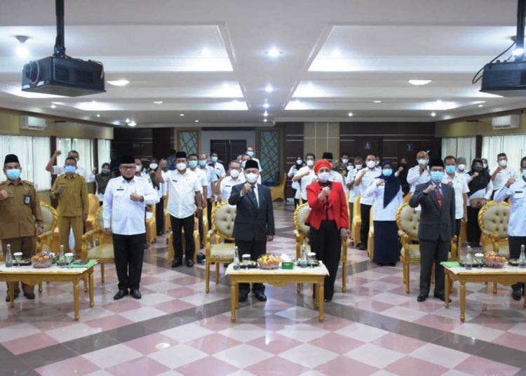 ASN di Pemkab Muba mengikuti sosialisasi penyelesaian sengketa hukum di auditorium Pemkab Muba, Senin (22/3/2021). (fornews.co/humas pemkab muba)