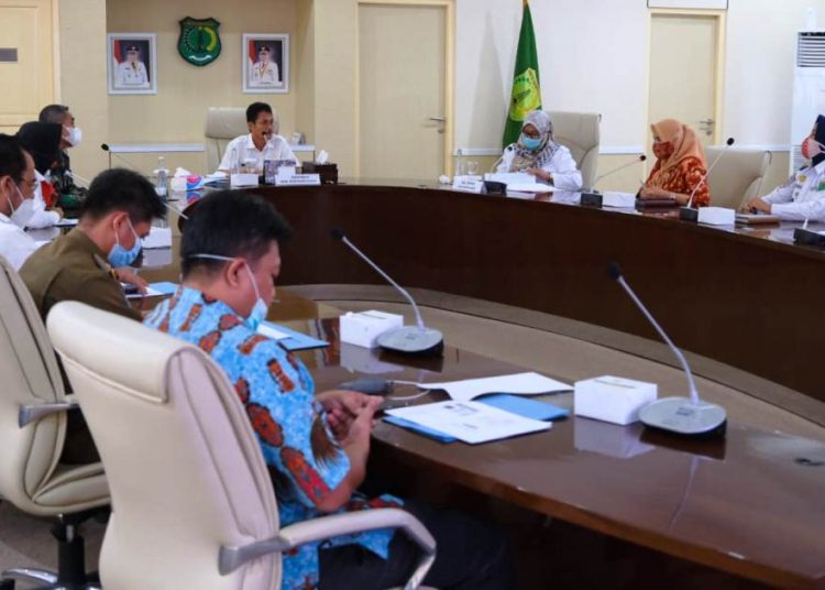 Suasana rapat persiapan penyambutan Menteri PPPA, di Ruang Rapat Serasan Sekate Sekretariat Daerah Muba, Rabu (31/3/2021). (fornews.co/humas pemkab muba)