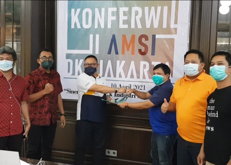 Pemilihan itu berlangsung dalam Konferensi Wilayah (Konferwil) ke-2 yang diselenggarakan Asosiasi Media Siber Indonesia (AMSI) DKI Jakarta secara hybrid, luring dan daring. (istimewa/AMSI)