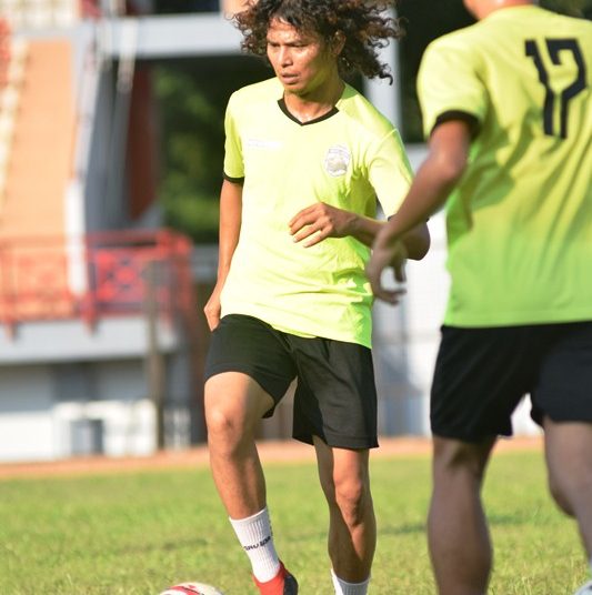 Luis Irsandi saat latihan bersama Babel Muba United di Stadion Serasan Sekate, Rabu (21/4/2021). (fornews.co/media officer babel muba united)