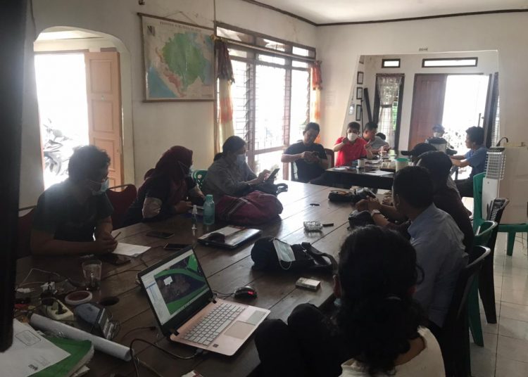 Diskusi di Sekretariat Walhi Sumsel, Rabu (7/4). (istimewa/Walhi Sumsel)
