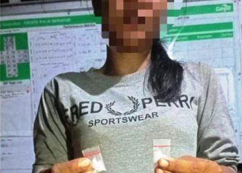 LSA (28) seorang karyawan kontrak perusahaan perkebunan ditangkap petugas Polsek Pulau Rimau karena kedapatan memiliki sabu-sabu. (fornews.co/humas polsek pulau rimau)