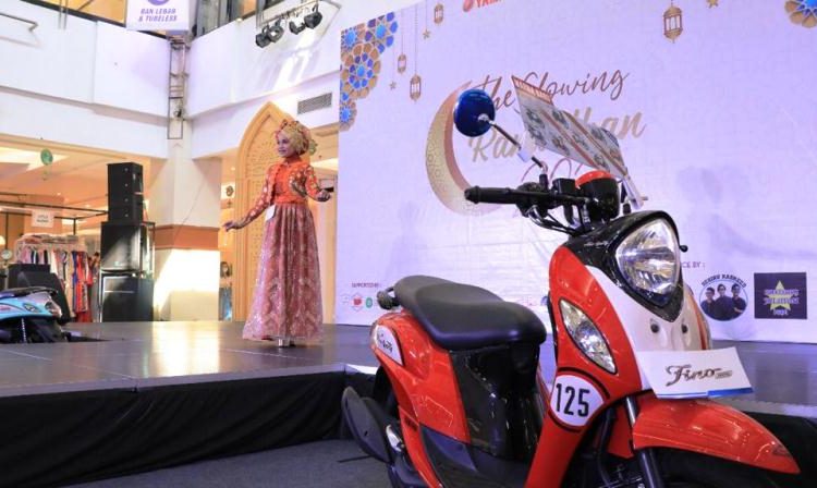 Seorang peserta mengikuti penilaian Miss Hijab pada Festival Ramadan Yamaha 2021 yang berlangsung 25 April-1 Mei 2021 di Palembang Indah Mall. (fornews.co/thamrin brothers)