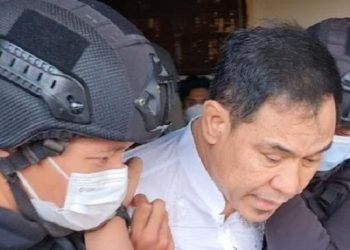 Pengacara Habib Rizieq Shihab, Munarman ditangkap Densus 88 Antiteror Polri. (istimewa/suara.com)