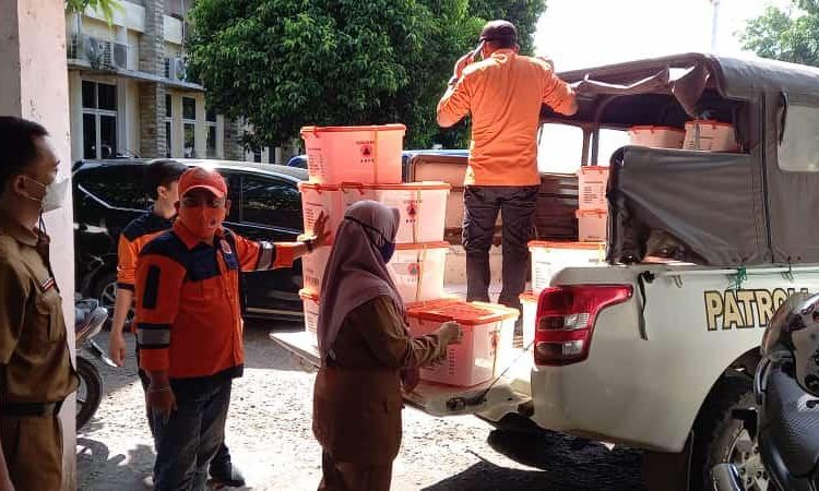 Bupati OKI minta Instansi Lintas Dinas bntu korban kebakaran di Tulung Selapan. (ist/Kominfo OKI)