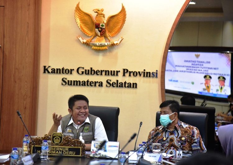 Gubernur Sumsel Herman Deru saat menerima Tim IPDN yang akan melakukan survei lokasi pembangunan Kampus IPDN Sumsel di Kota Pagaralam, Kamis (27/5/2021). (fornews.co/humas pemprov sumsel)