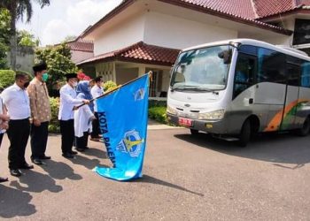 Kontingen Kota Palembang yang akan mengikuti STQH tingkat Provinsi Sumsel di OKU Timur diberangkatkan dari rumah dinas wali kota Palembang, Rabu (19/5/2021). (fornews.co/bakohumas palembang)