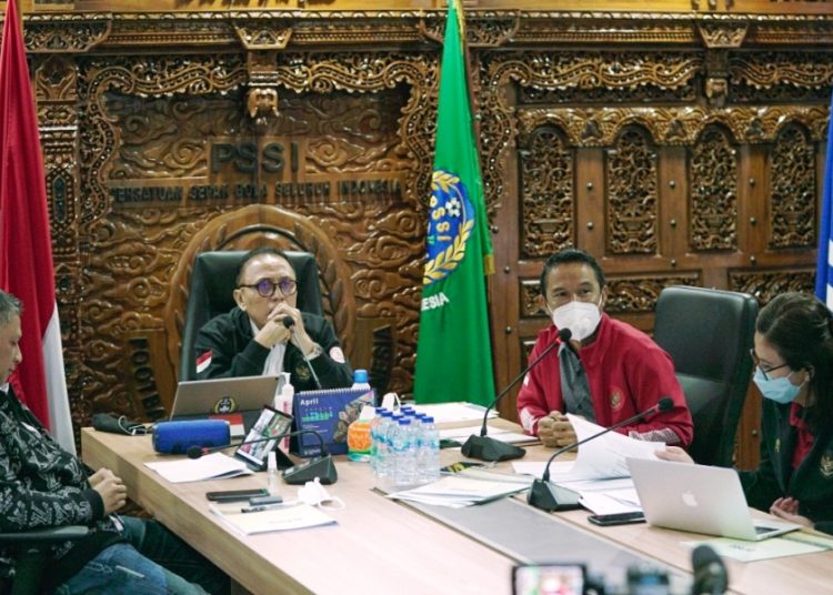 Ketua Umum PSSI Mochamad Iriawan saat memimpin rapat Exco yang digelar secara virtual, Senin (3/5/2021). (fornews.co/pssi)
