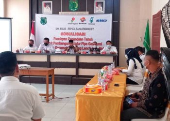 Suasana sosialisasi pembebasan lahan untuk pembangunan pipa Repsol Sakakemang BV di Kecamatan Bayung Lencir, Selasa (25/5/2021). (fornews.co/humas pemkab muba)