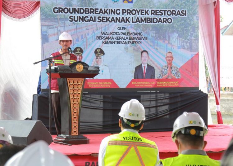 Wali Kota Palembang Harnojoyo saat pencanangan Restorasi Sungai Sekanak Lambidaro, Rabu (5/5). (istimewa/Protokol Setda Palembang)