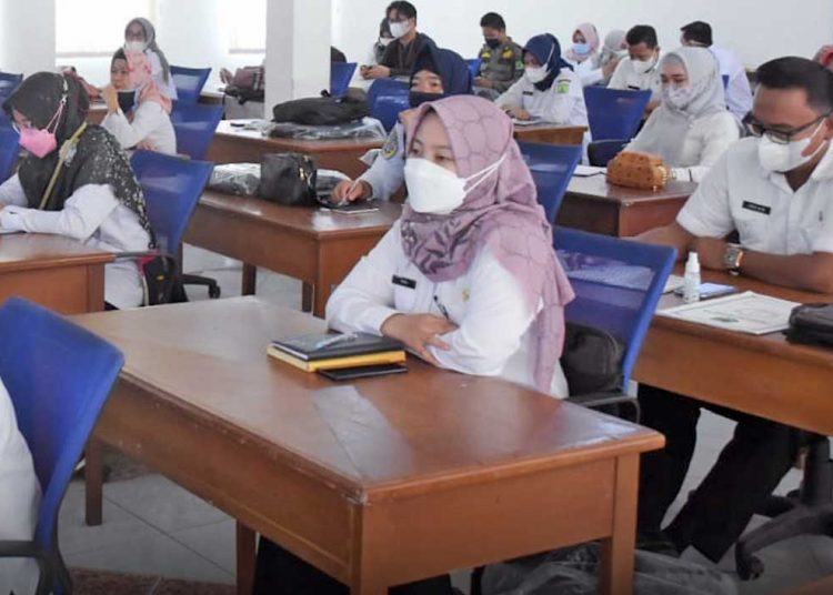 SOSIALISASI penyuluhan bahasa Indonesia diikuti oleh 40 ASN dari perwakilan masing-masing OPD berlangsung pada 8-10 Juni 2021, di Wisma Atlet Sekayu, Selasa (8/6/2021). (foto fornews.co/humas pemkab muba)