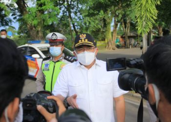 Bupati Muba, Dodi Reza Alex, saat menjawab pertanyaan media terkait seruan bersama pelaksanaan Salat Iduladha 1442 H di rumah masing-masing, Rabu (14/07/2021). (fornews.co/humas pemkab muba)